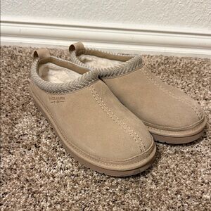 Koolaburra Cream Fleece Lined Footwear